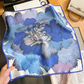 «Verona» | Hvit bandana med blått mønster | Silkeskjerf | 100 % Silke (53 x 53 cm)