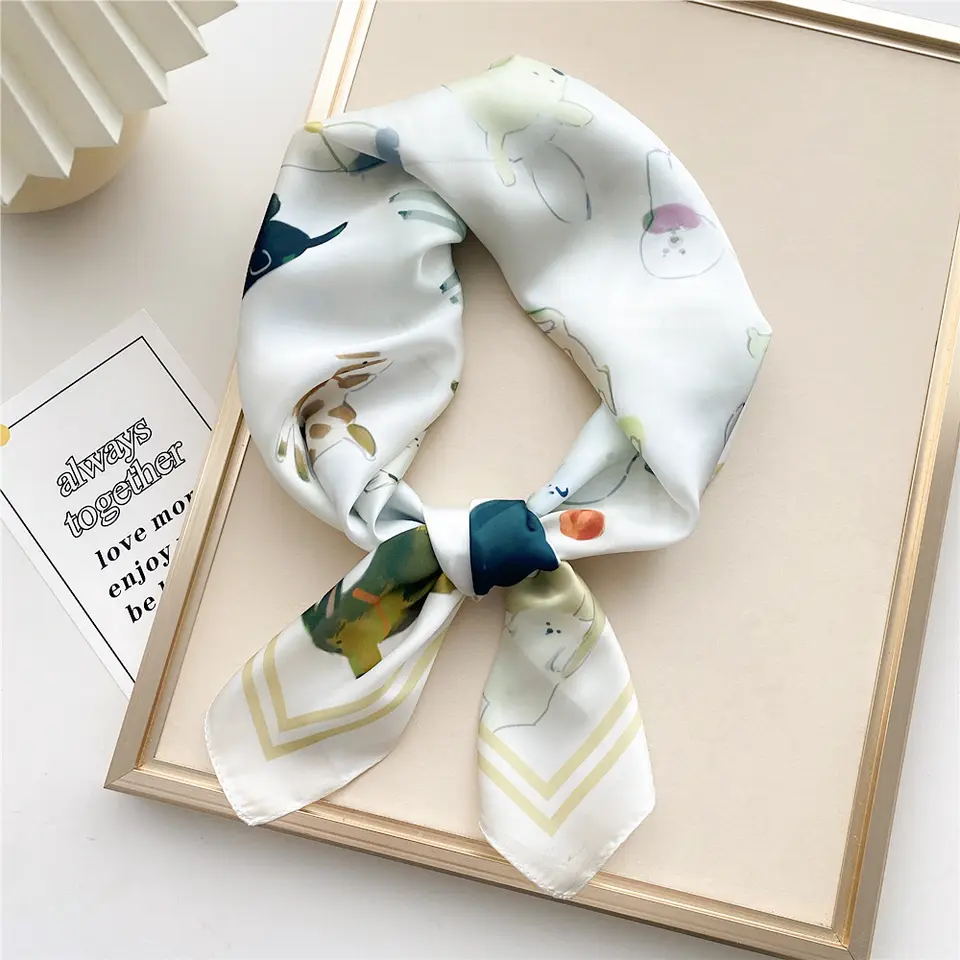 «Bestevenn» | Lys bandana med hundemotiv (70 x 70 cm)