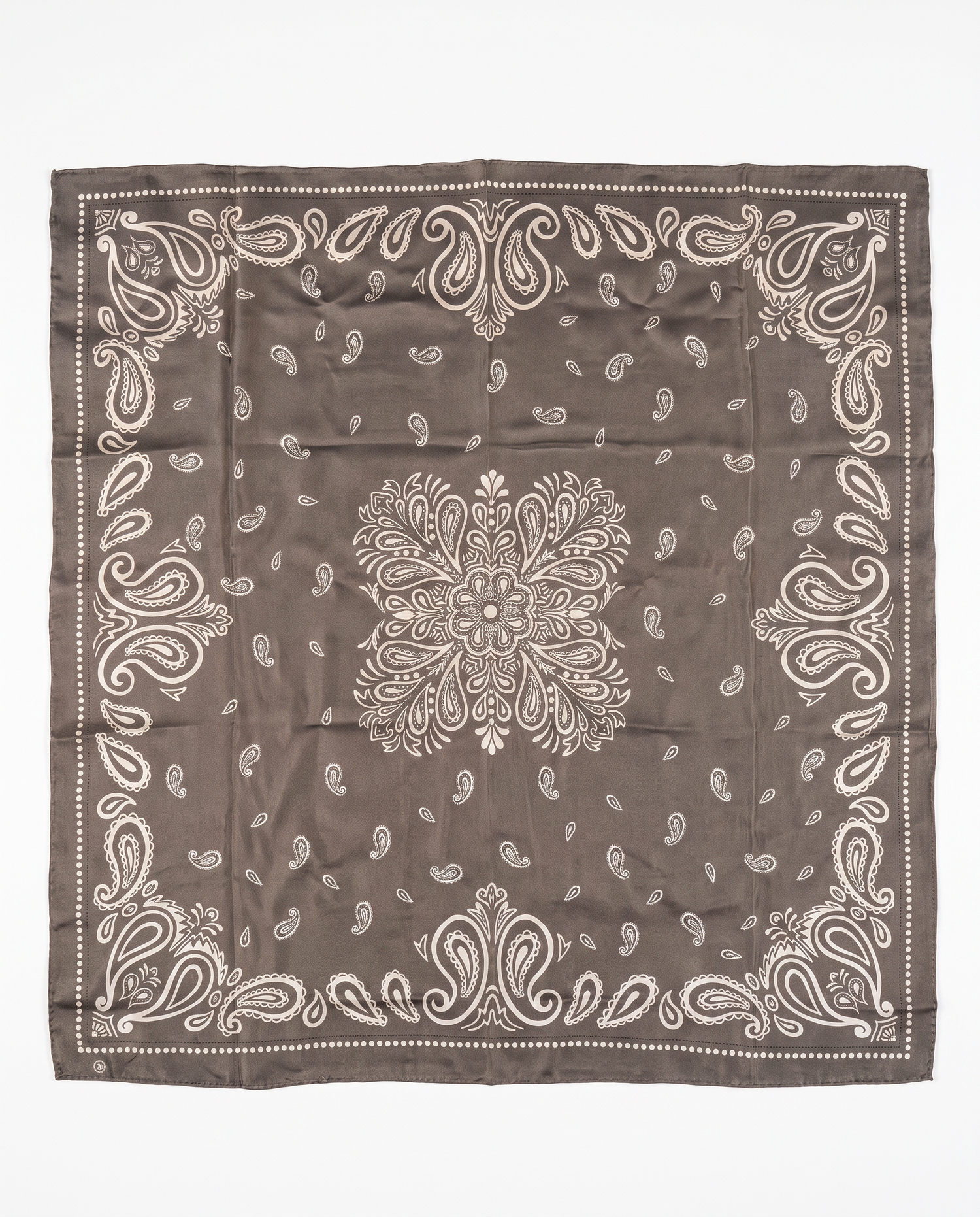 Nordisk Paisley Taupe | Håndrullet silkeskjerf