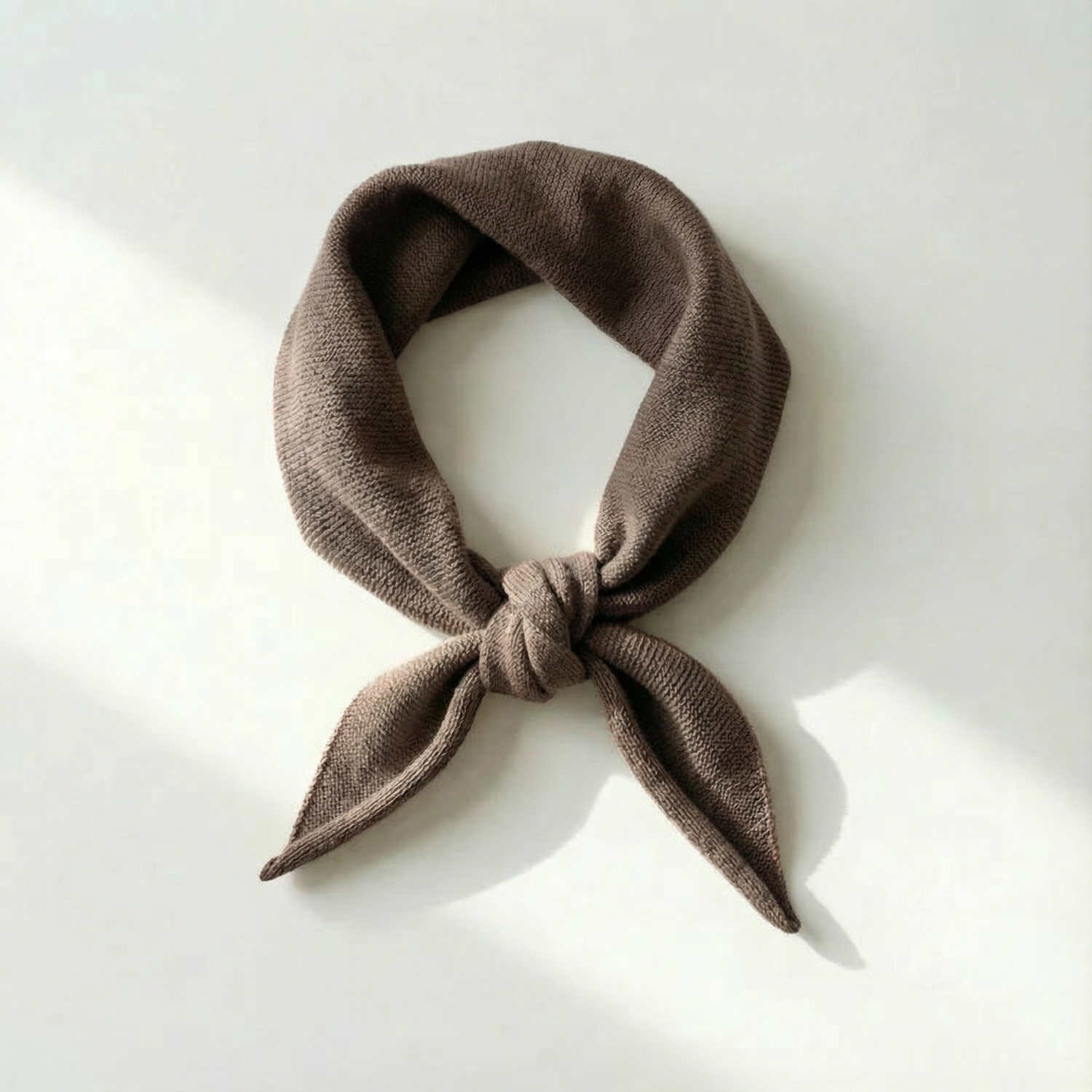 "Lysning" | Lysebrunt triangelskjerf | Ull og kasjmir (110x35)