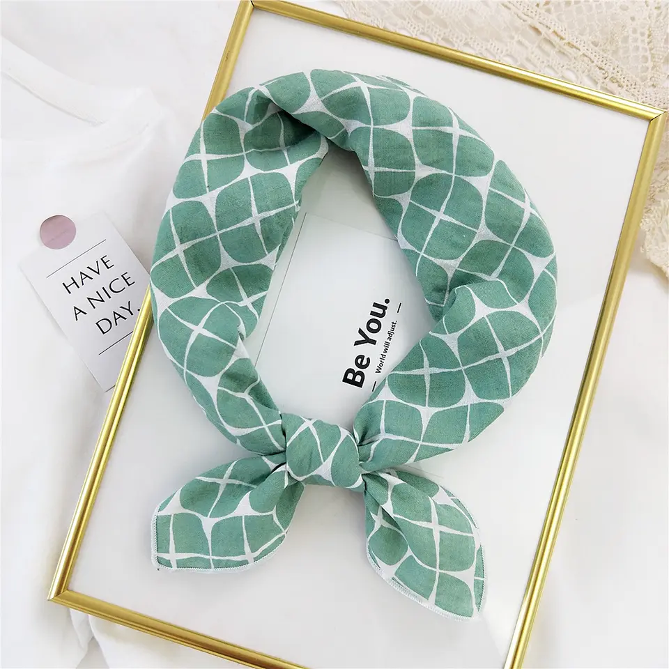 «Lithop blågrønn» | Turkis og Hvit Mønstret Bandana (55 x 55cm)