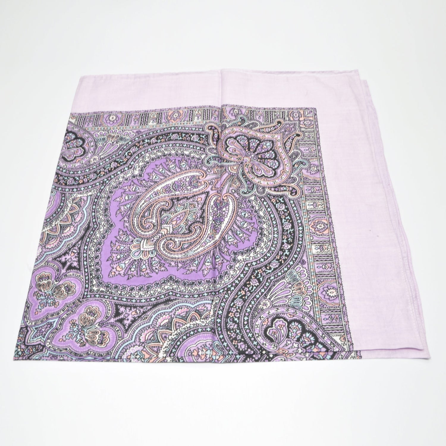 Lilla bandana med Paisley-mønster | 100 % bomull | 70 x 70 cm
