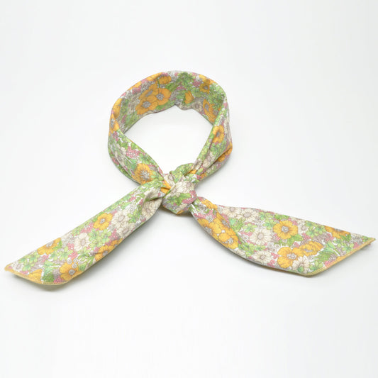 «Fransk Hage Pastell» | Blomstret Bandana i Lysegrønn, Gul, Hvit og Rosa mønster | 100 % bomull | 63 x 63 cm
