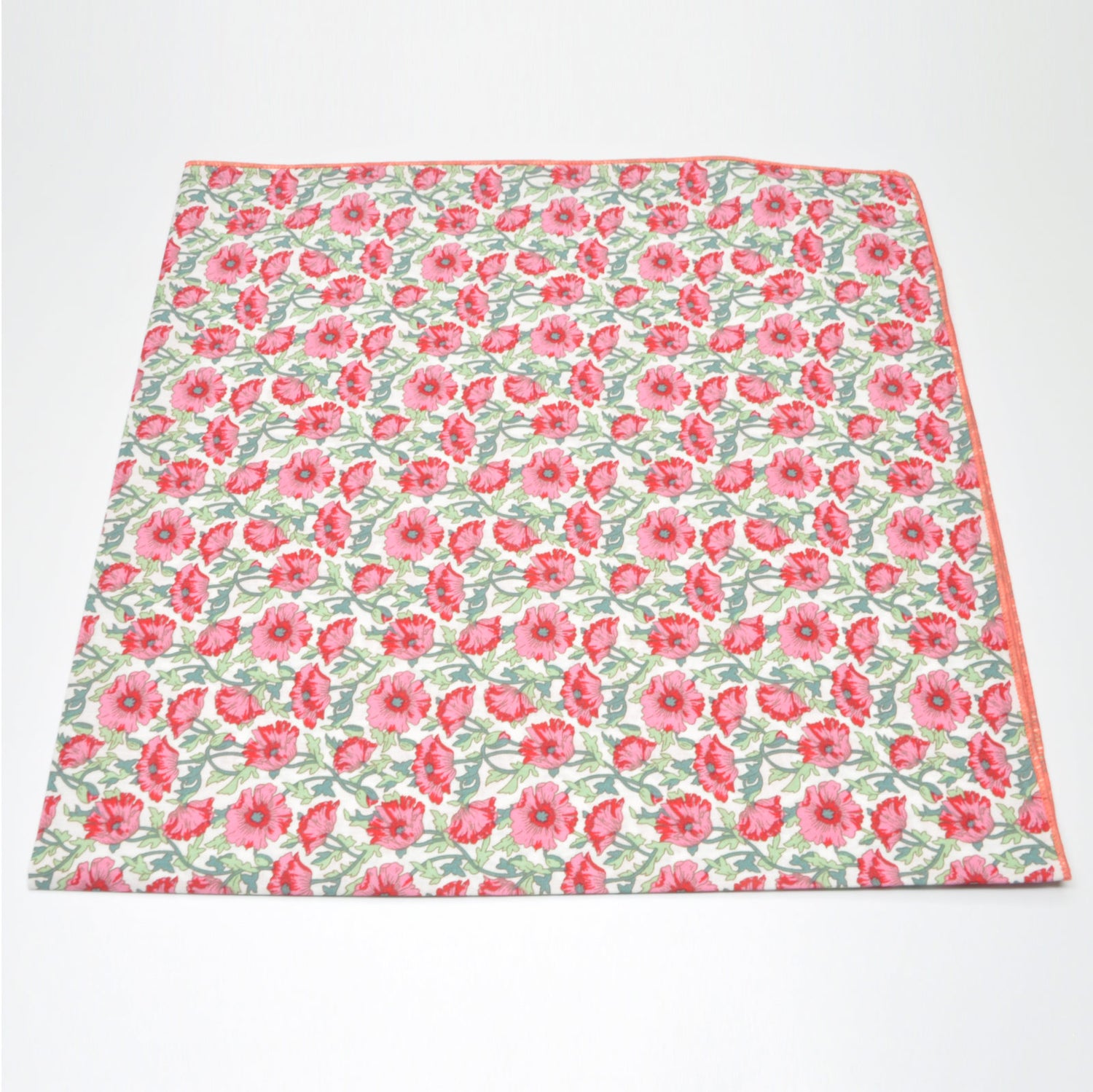 «Valmue Rosa» | Lys Bandana med Rosa Blomster | 100 % bomull | 63 x 63 cm