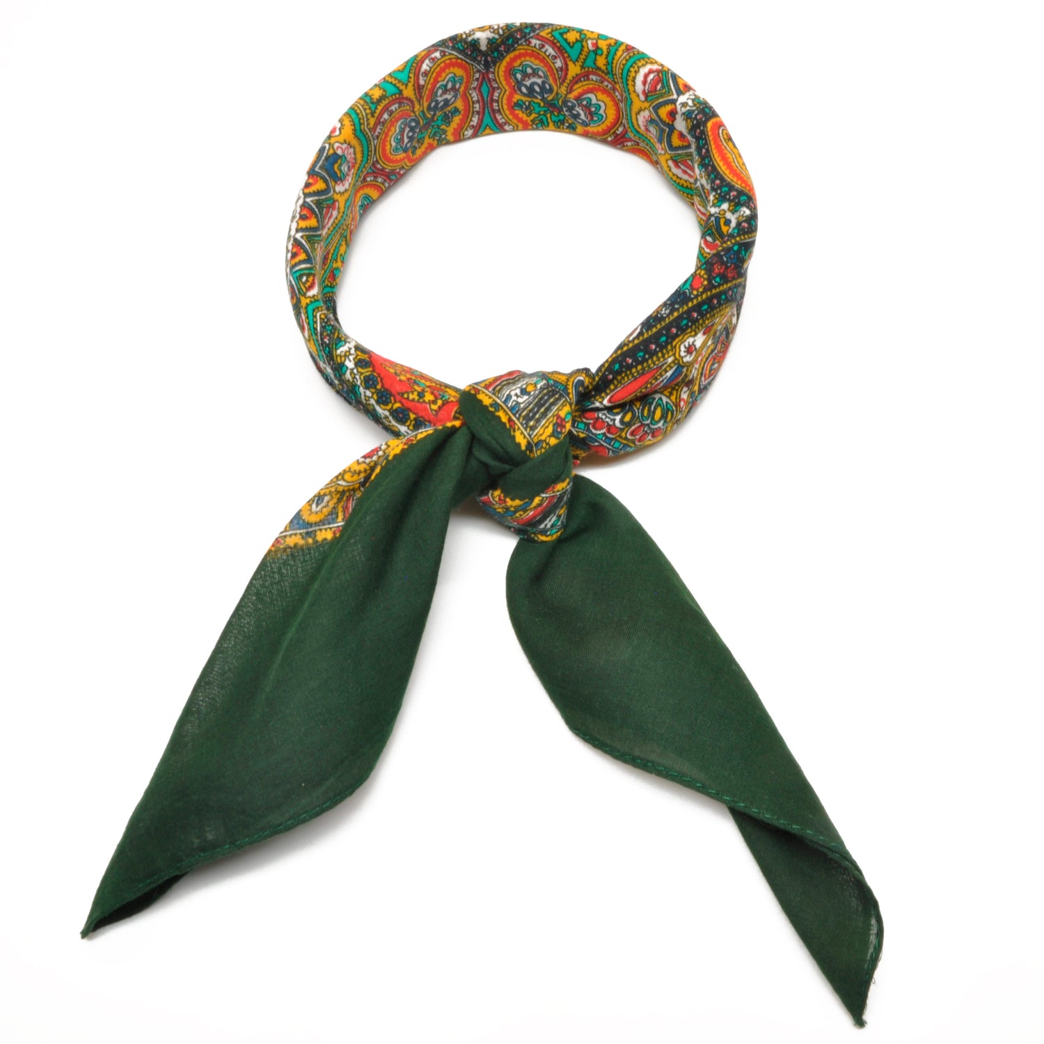 Bandana. Halstørkle med Paisley-mønster. Grønn. 100 % bomull. Sløyfe.