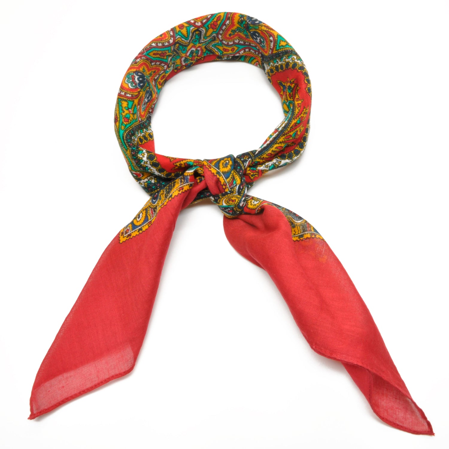 Bandana. Halstørkle med Paisley-mønster. Mørkerød. 100 % bomull. Sløyfe.