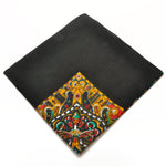 Bandana. Halstørkle med Paisley-mønster. Sort. 100 % bomull. Sløyfe.